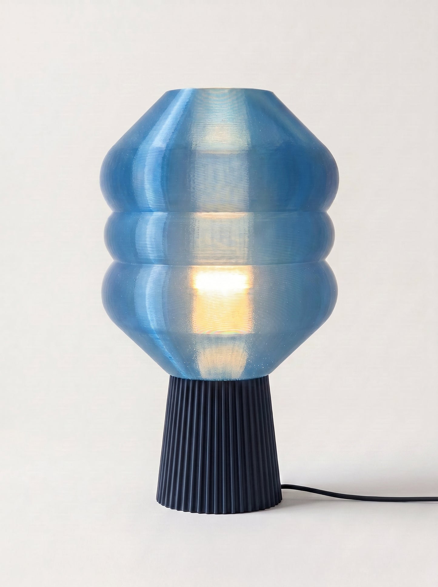 Big Koki Translucide bleuchill — Lampe de Table Design Biosourcée