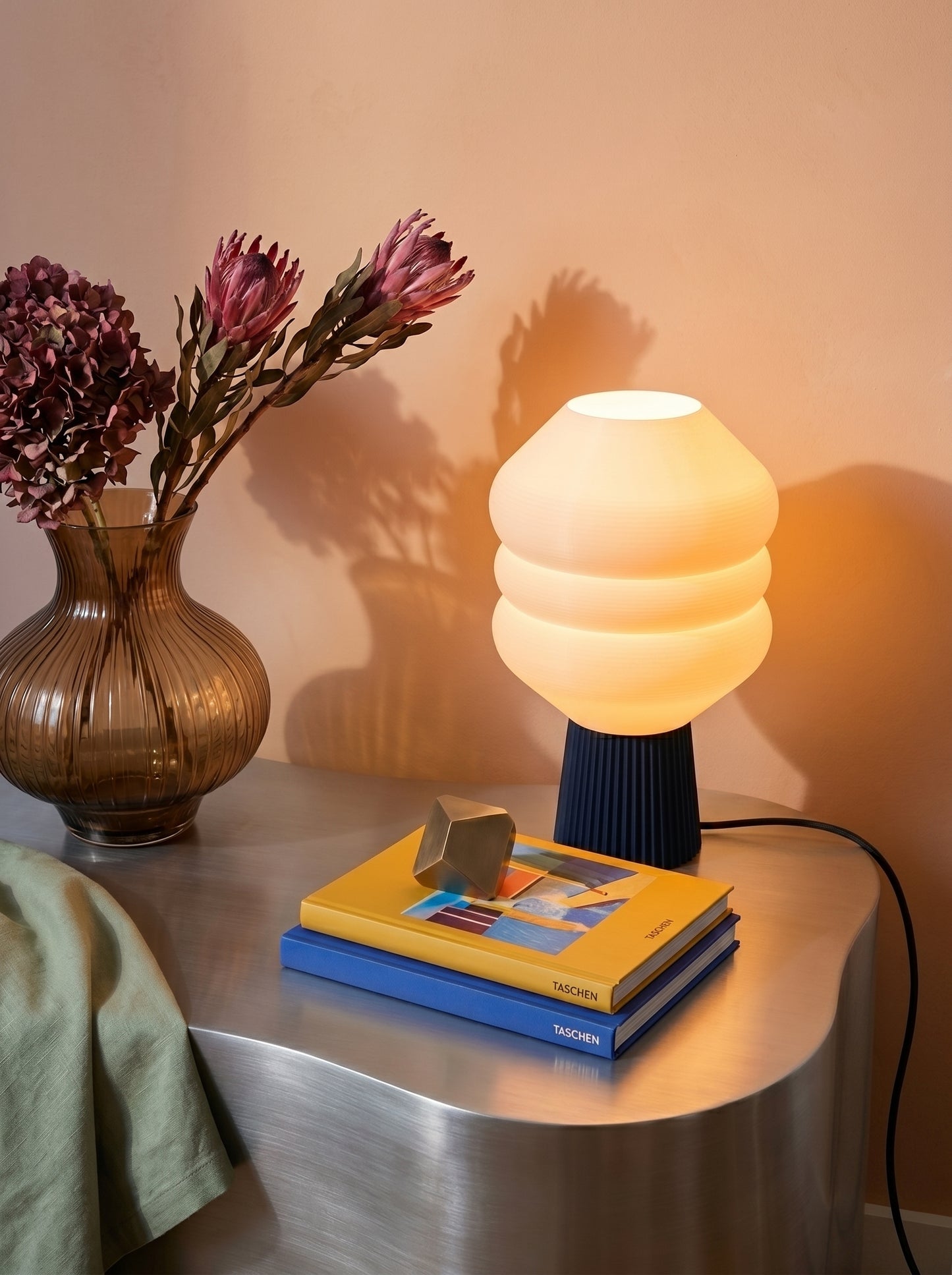 Big Koki NightBlue — Lampe de Table Design Biosourcée