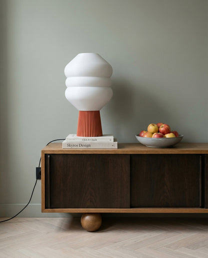 Big Koki Terracotta posée sur un meuble — style scandinave, lampe biosourcée 3D Made in Paris | Koki Design